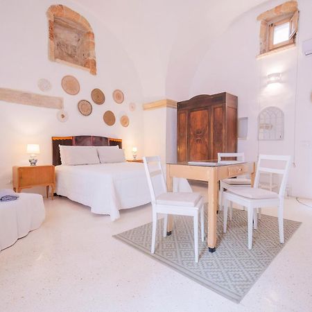 Corigliano dʼOtranto Historia- Dimore Corte Chiesa מראה חיצוני תמונה