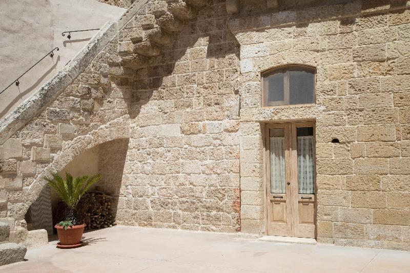 Corigliano dʼOtranto Historia- Dimore Corte Chiesa מראה חיצוני תמונה