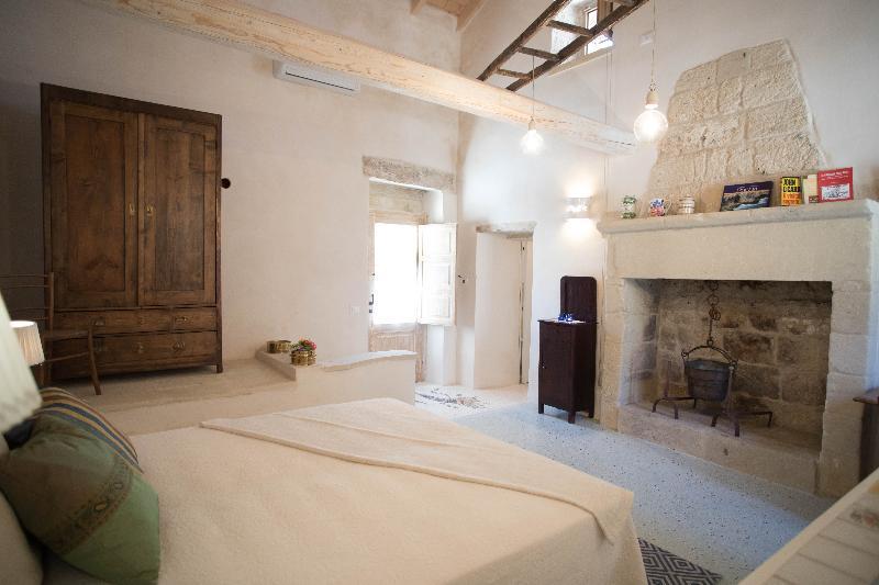 Corigliano dʼOtranto Historia- Dimore Corte Chiesa מראה חיצוני תמונה