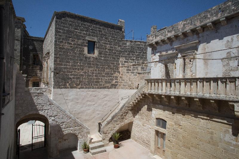 Corigliano dʼOtranto Historia- Dimore Corte Chiesa מראה חיצוני תמונה