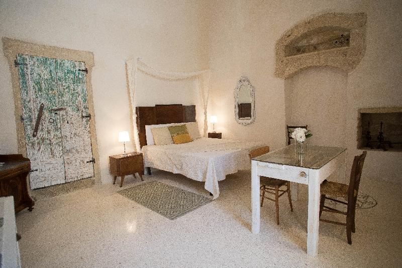 Corigliano dʼOtranto Historia- Dimore Corte Chiesa מראה חיצוני תמונה
