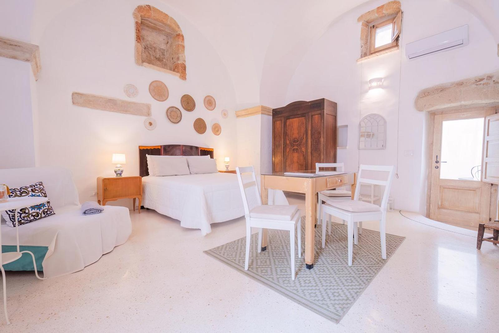 Corigliano dʼOtranto Historia- Dimore Corte Chiesa מראה חיצוני תמונה