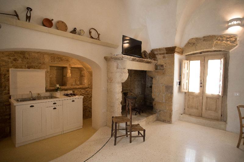 Corigliano dʼOtranto Historia- Dimore Corte Chiesa מראה חיצוני תמונה